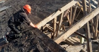 Профессиональный демонтаж стропильной системы от Сварной-Мрз в Морозовске от 565 рублей.